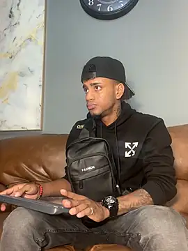 AaronCruz  online show from 29, 12, 2024