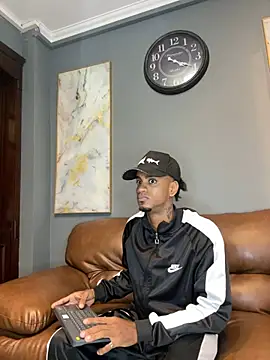 AaronCruz  online show from 15, 2, 2025