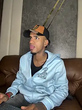 AaronCruz  online show from 3, 3, 2025