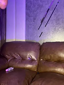 AaronCruz  online show from 20, 3, 2025