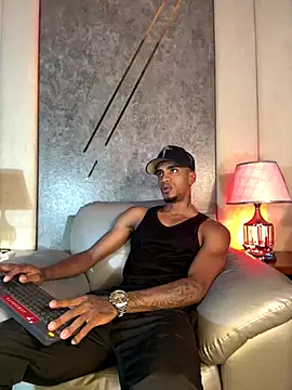 AaronCruz  online show from 18, 11, 2025