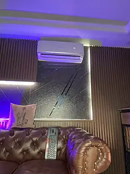 AaronCruz  online show from 13, 2, 2026