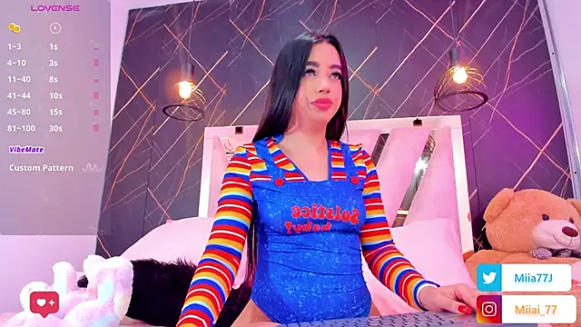 Snapshot of Miia77_ chatting on 31, 10, 2025 Miia77  online show from 31, 10, 2025
