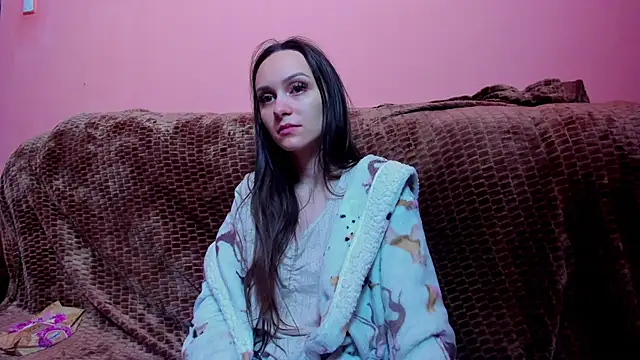 AlmaQueen online show from 7, 12, 2024