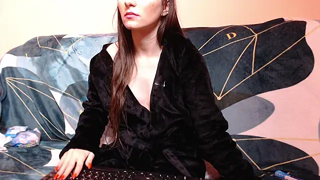 AlmaQueen online show from 28, 12, 2024