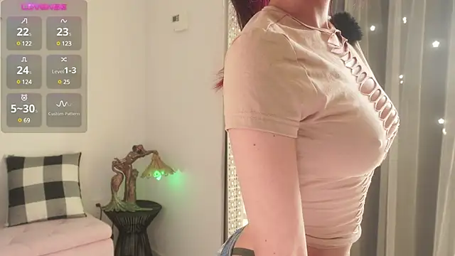 Mysticxkitty online show from 8, 1, 2025