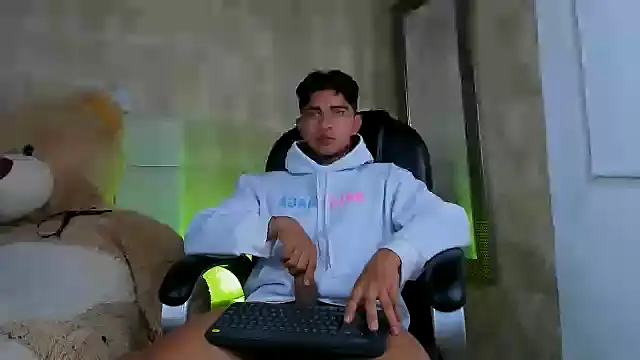 Snapshot of Muichiro_tokito1 chatting on 23, 12, 2024 Muichiro tokito1 online show from 23, 12, 2024