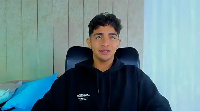 Snapshot of Muichiro_tokito1 chatting on 13, 2, 2025 Muichiro tokito1 online show from 13, 2, 2025