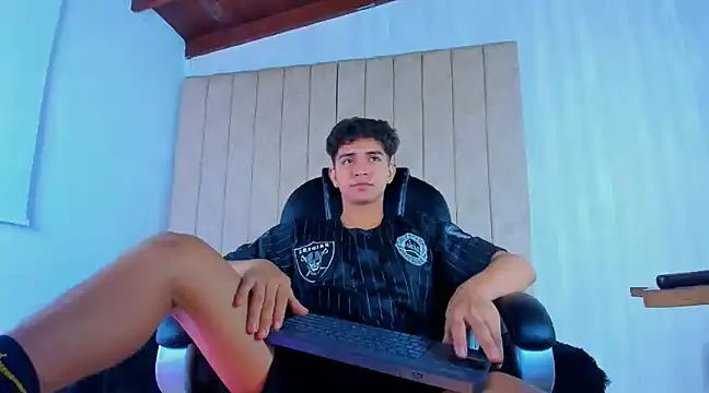 Snapshot of Muichiro_tokito1 chatting on 7, 3, 2025 Muichiro tokito1 online show from 7, 3, 2025