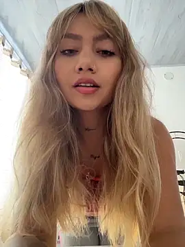 amanda-medrano1 online show from 4, 3, 2026