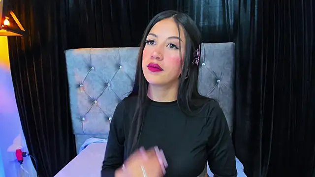 Snapshot of JulessCornett chatting on 5, 3, 2025 JulessCornett online show from 5, 3, 2025