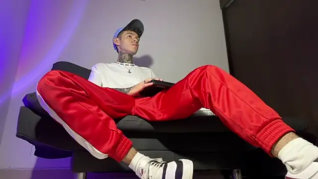 Saturno v online show from 12, 3, 2025