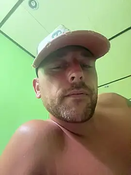 Snapshot of MADE_IN_LONDON chatting on 11, 2, 2025 MADE IN LONDON online show from 11, 2, 2025