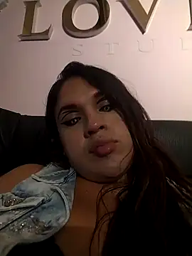 kimCosseyy online show from 2, 4, 2026