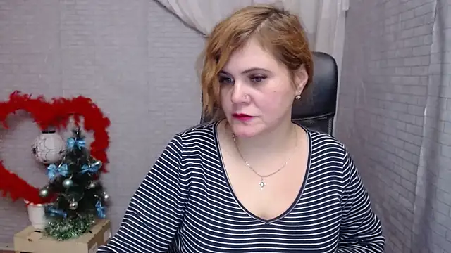 Snapshot of DaniellaKiss chatting on 4, 1, 2025 DaniellaKiss online show from 4, 1, 2025