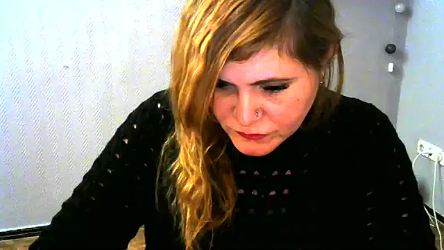Snapshot of DaniellaKiss chatting on 8, 1, 2025 DaniellaKiss online show from 8, 1, 2025
