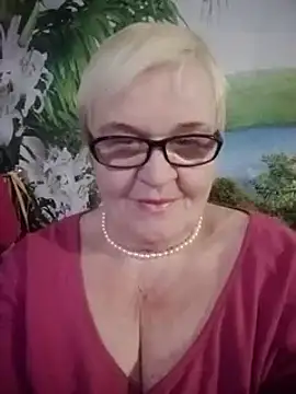 VioletSweet566 online show from 28, 2, 2025