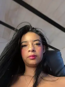 Laura fernandezII online show from 8, 2, 2025