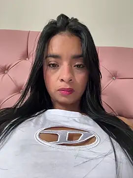 Laura fernandezII online show from 10, 3, 2025