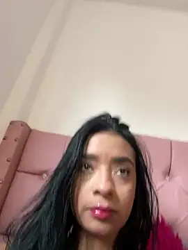 Laura fernandezII online show from 13, 3, 2025