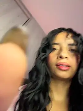 Laura fernandezII online show from 22, 12, 2025