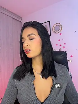 Laura fernandezII online show from 26, 5, 2026