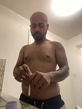 islandvybee55 online show from 31, 3, 2026