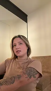 Snapshot of MiaPetit_ chatting on 20, 12, 2025 MiaPetit online show from 20, 12, 2025