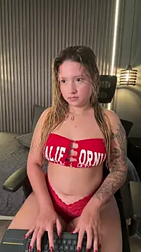 Snapshot of MiaPetit_ chatting on 13, 1, 2026 MiaPetit online show from 13, 1, 2026