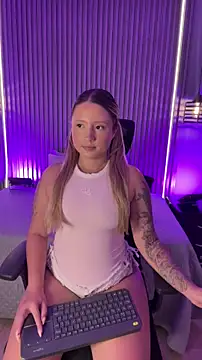 Snapshot of MiaPetit_ chatting on 24, 2, 2026 MiaPetit online show from 24, 2, 2026