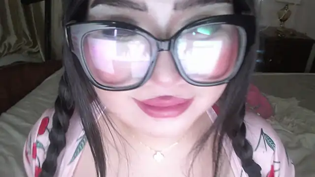 cutie sakura online show from 2, 3, 2025