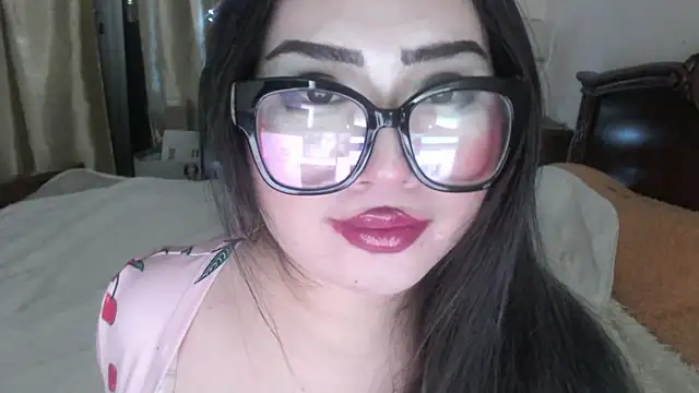 cutie sakura online show from 6, 3, 2025