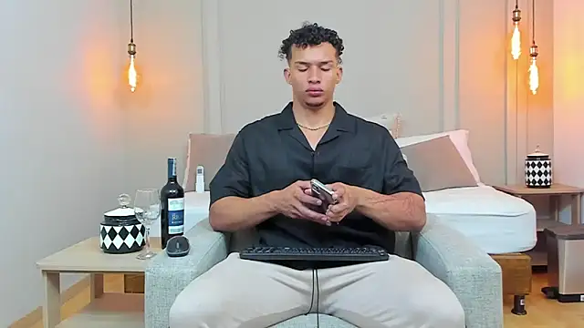 Dominick star online show from 15, 2, 2025