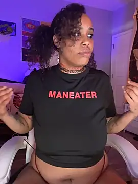 loveluna8 online show from 3, 3, 2025