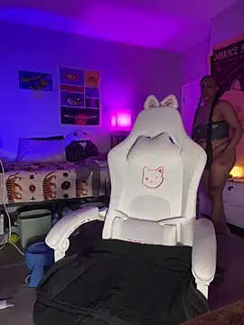 loveluna8 online show from 15, 3, 2025