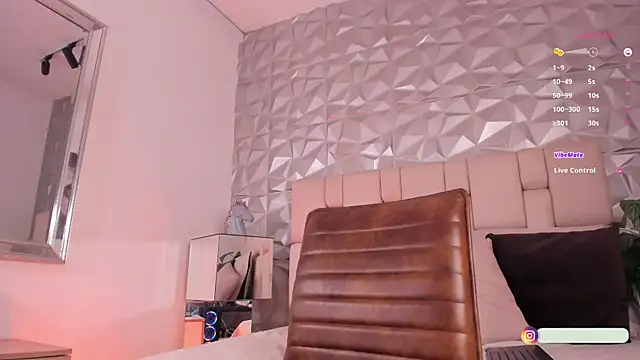 lexiee grey  online show from 21, 1, 2025