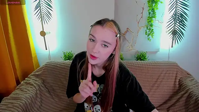 Lesi Moonie01 online show from 15, 9, 2025