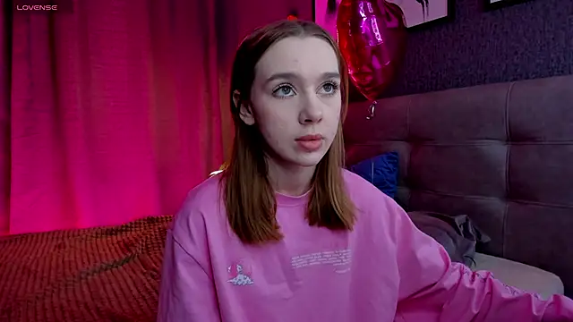 Snapshot of Lesi_Moonie01 chatting on 14, 2, 2026 Lesi Moonie01 online show from 14, 2, 2026