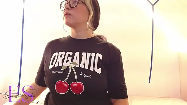 EsmeraldaSantoss online show from 17, 2, 2025