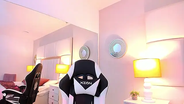 AmbarSantany online show from 3, 2, 2025