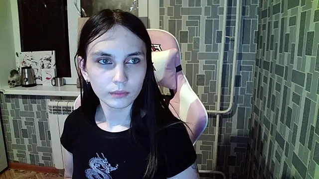 Snapshot of BlackHe4rts_ chatting on 17, 10, 2025 BlackHe4rts online show from 17, 10, 2025