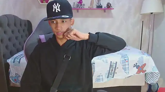 jose sexycumm online show from 1, 3, 2025