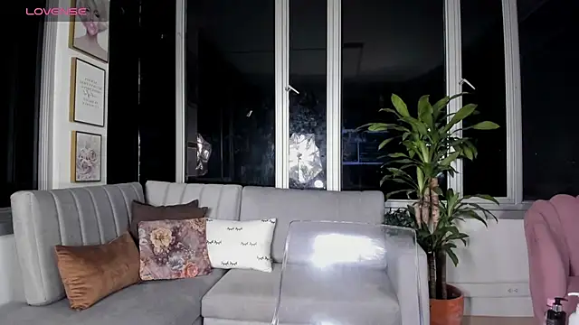 Megan Lim online show from 9, 2, 2025