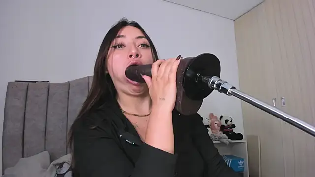 Snapshot of Mariana_Castro9 chatting on 3, 7, 2026 Mariana Castro9 online show from 3, 7, 2026