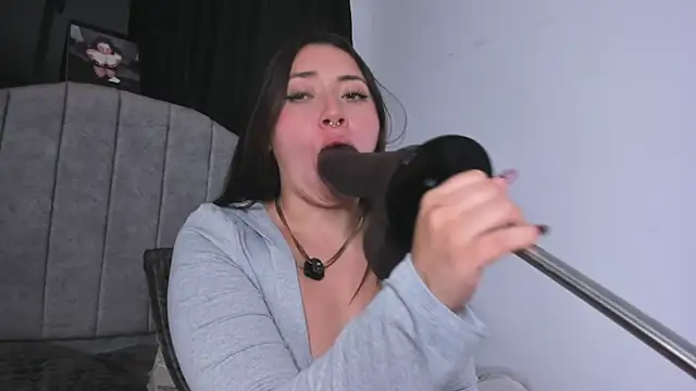 Snapshot of Mariana_Castro9 chatting on 7, 7, 2026 Mariana Castro9 online show from 7, 7, 2026