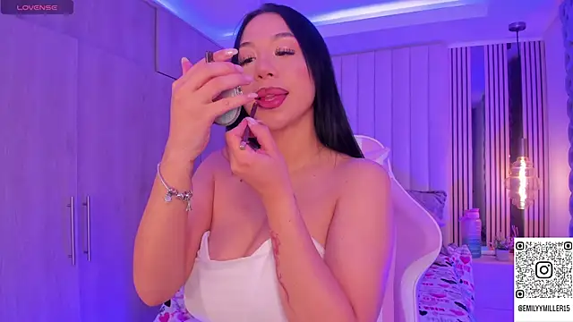 Emilyymilleer  online show from 2, 12, 2024