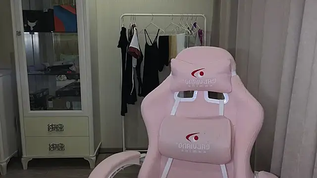 littlevildevil online show from 18, 1, 2025