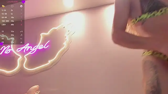 Ninna monroe  online show from 22, 2, 2025