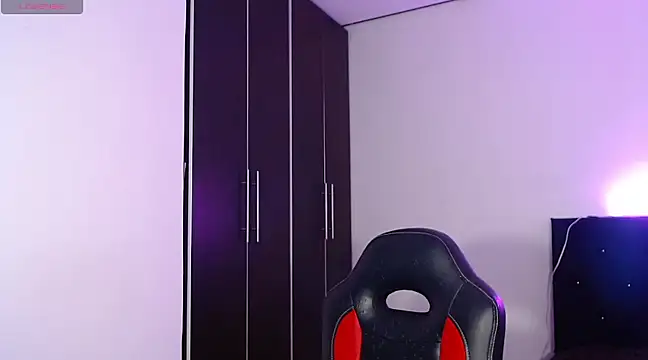 Snapshot of zarablare_ chatting on 3, 1, 2025 zarablare online show from 3, 1, 2025