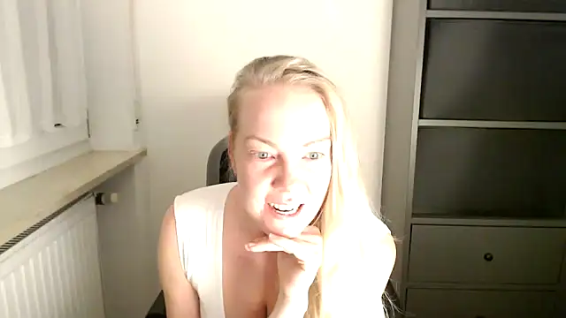  LunaxLia  online show from 16, 11, 2025